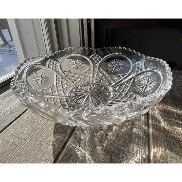 Vintage Early American Press Cut 9 1/4” Glass Fruit Bowl Star Pattern Scalloped - Picture 1 of 11